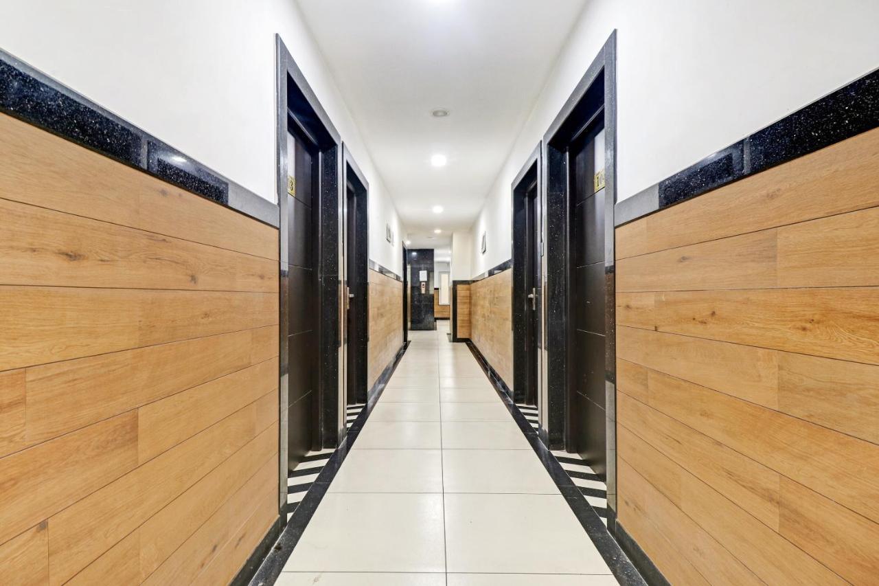 Oyo Townhouse 595 Majestic Inn Kochi Exterior photo